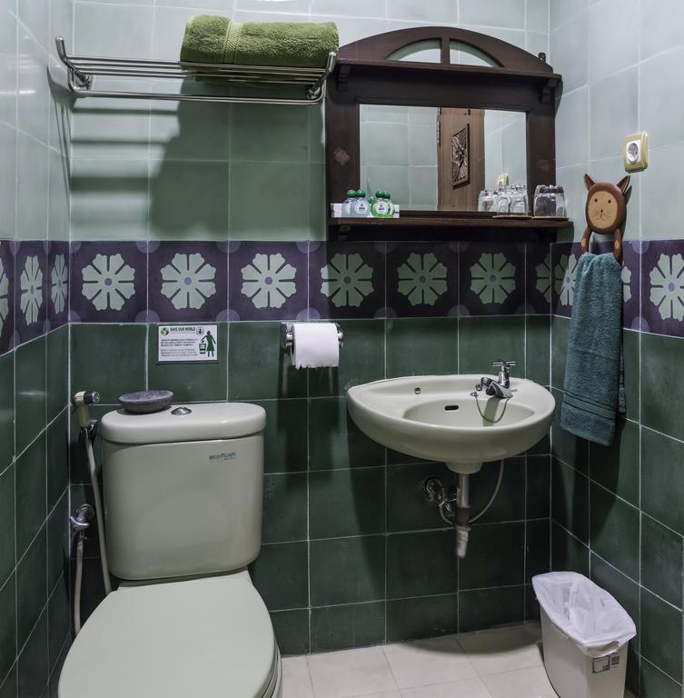 Dhanesvara Holistic Unique Homestay Wonocolo Экстерьер фото