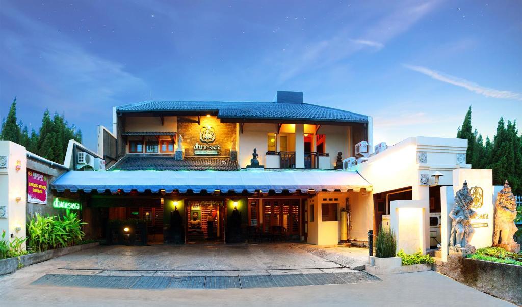Dhanesvara Holistic Unique Homestay Wonocolo Экстерьер фото
