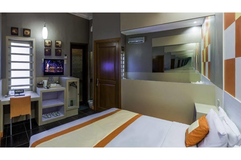 Dhanesvara Holistic Unique Homestay Wonocolo Экстерьер фото