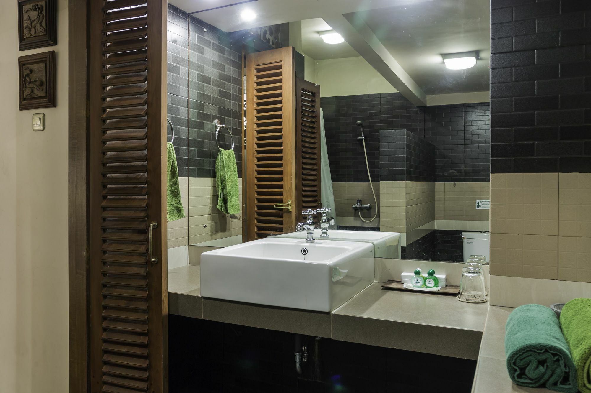 Dhanesvara Holistic Unique Homestay Wonocolo Экстерьер фото