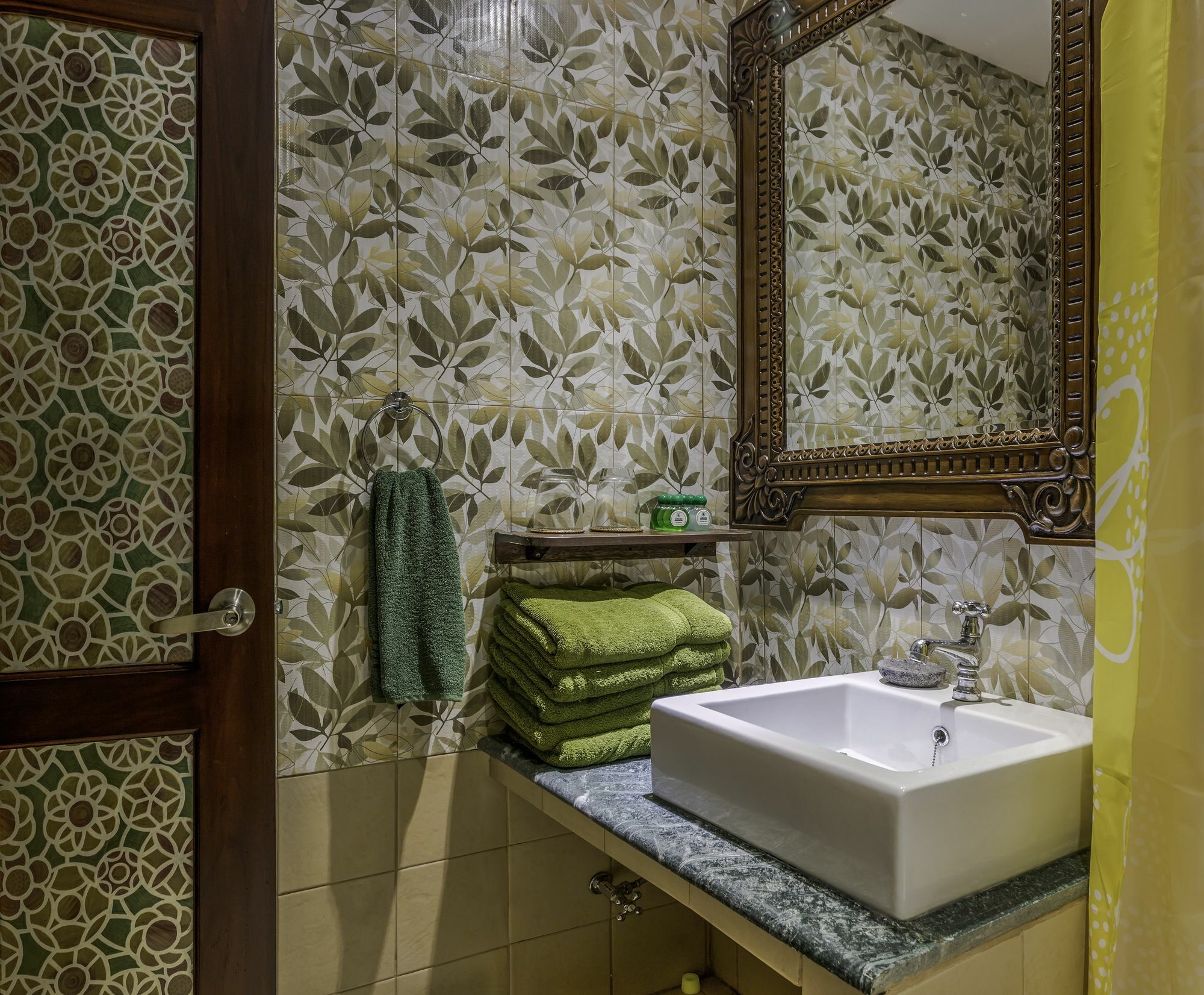 Dhanesvara Holistic Unique Homestay Wonocolo Экстерьер фото